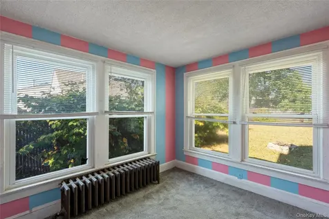 227 N Railroad Avenue Babylon NY 11702