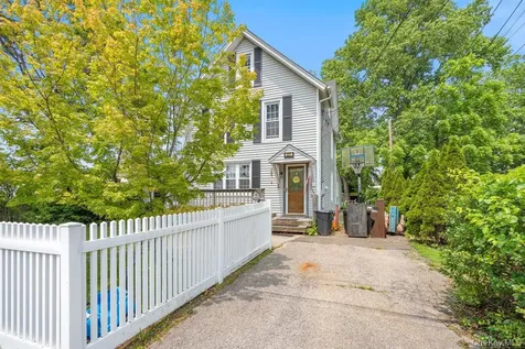 227 N Railroad Avenue Babylon NY 11702