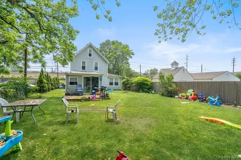 227 N Railroad Avenue Babylon NY 11702