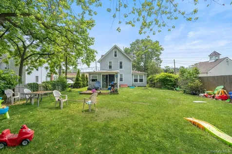 227 N Railroad Avenue Babylon NY 11702