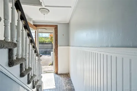 227 N Railroad Avenue Babylon NY 11702