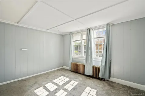 227 N Railroad Avenue Babylon NY 11702