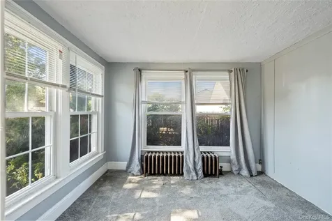 227 N Railroad Avenue Babylon NY 11702