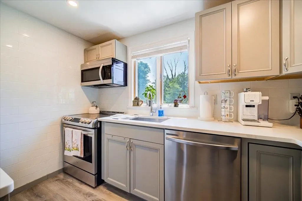 72 Maple Avenue Fishkill NY 12524