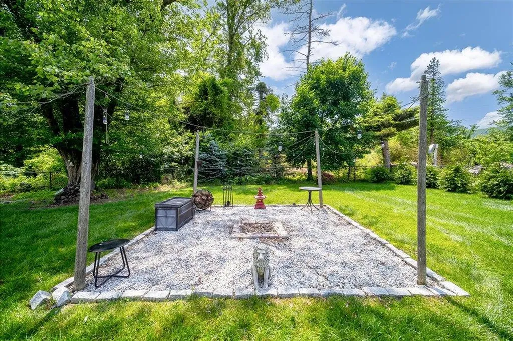 72 Maple Avenue Fishkill NY 12524