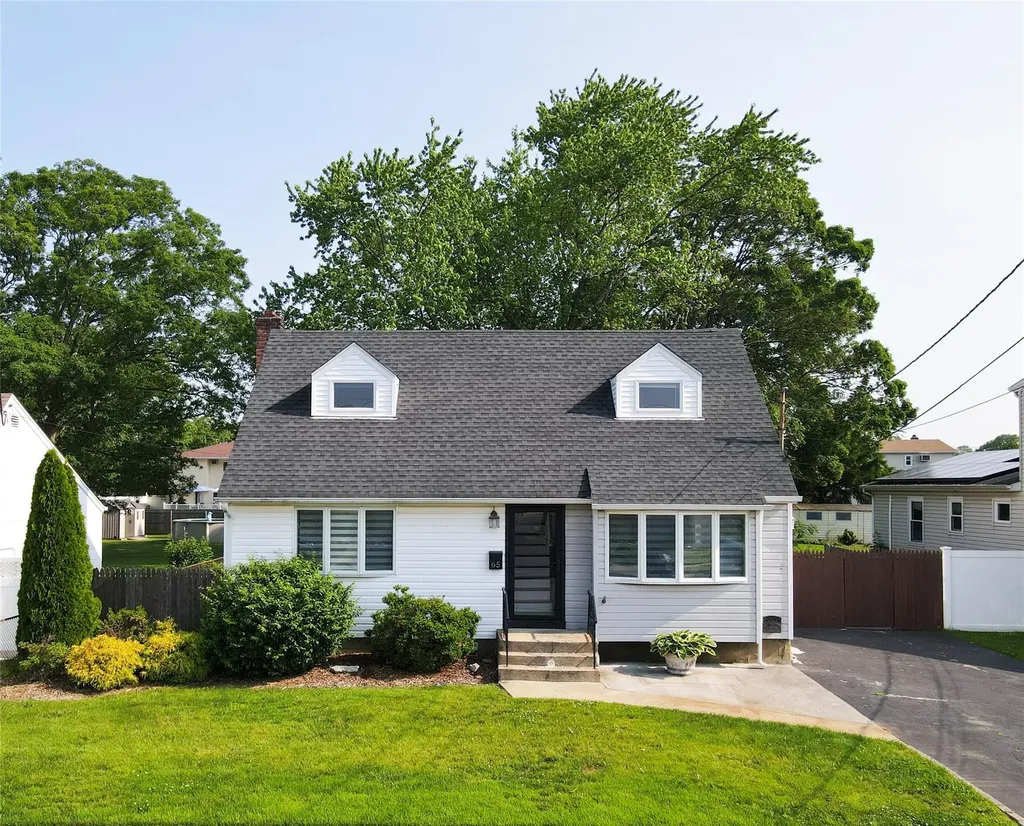 65 Nims Avenue West Babylon NY 11704