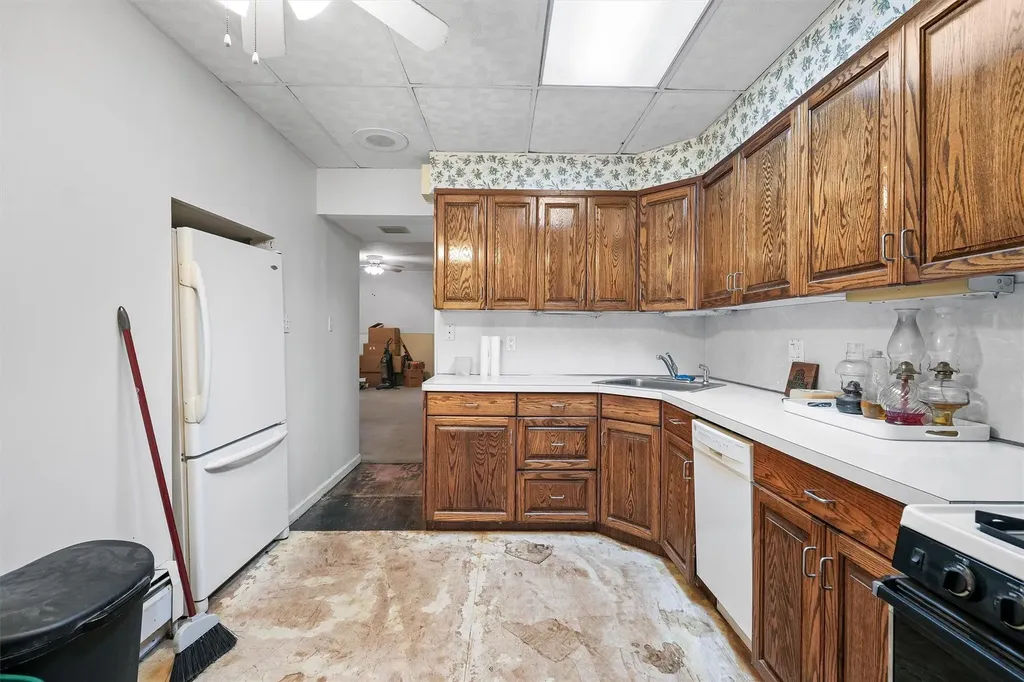 2039 Colonial Avenue Bronx NY 10461