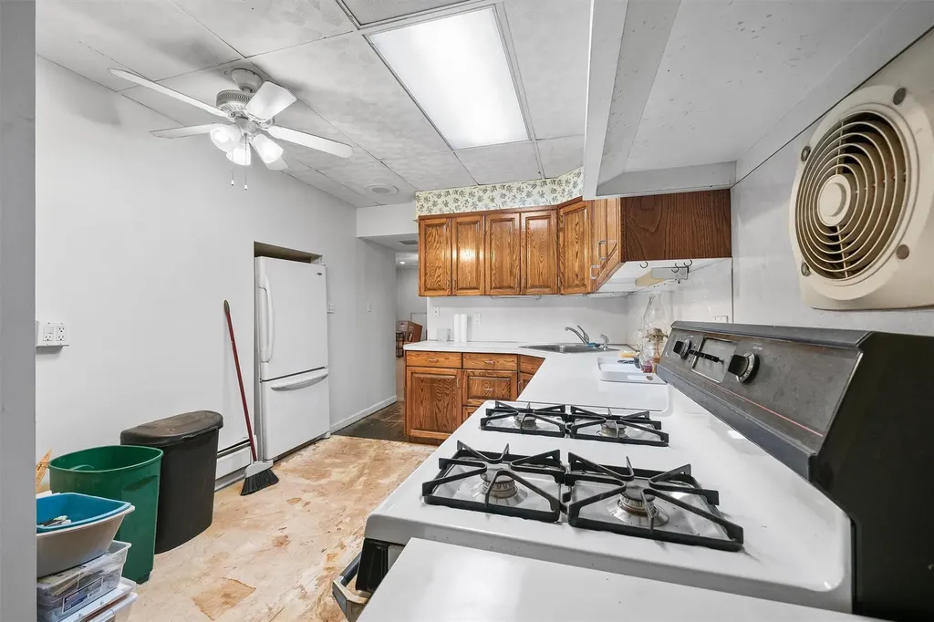 2039 Colonial Avenue Bronx NY 10461