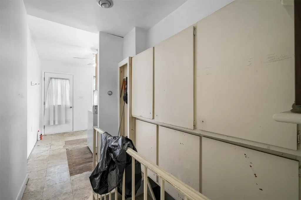 2039 Colonial Avenue Bronx NY 10461