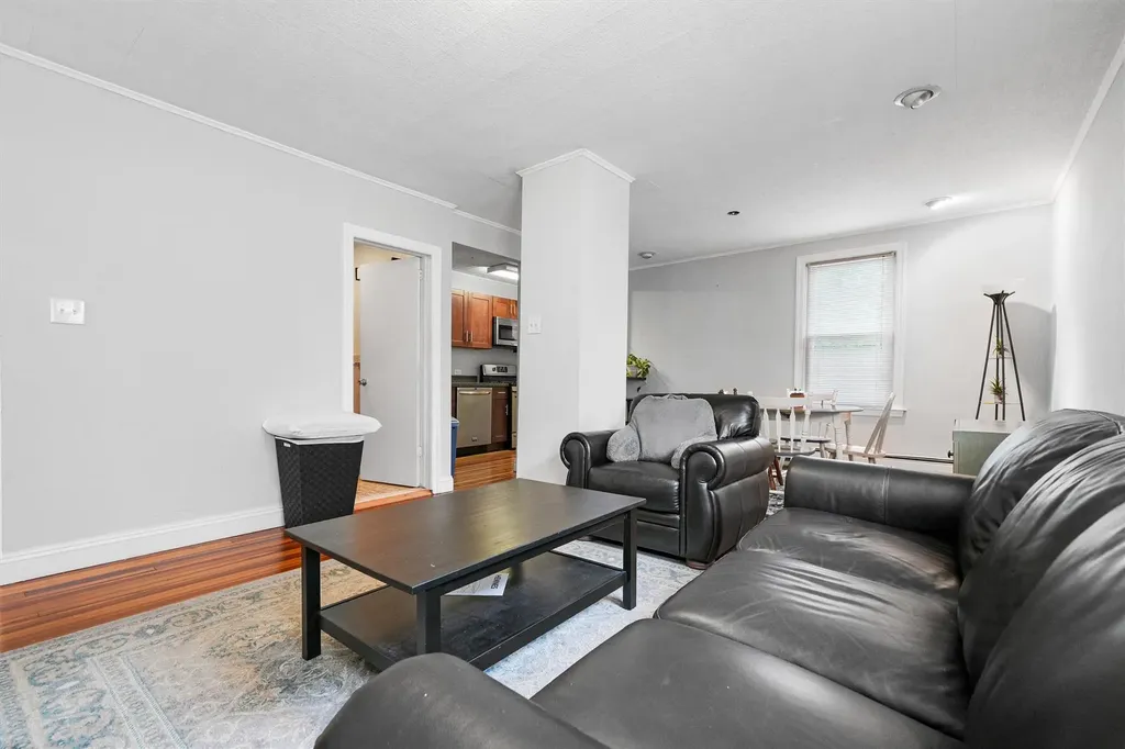 2039 Colonial Avenue Bronx NY 10461