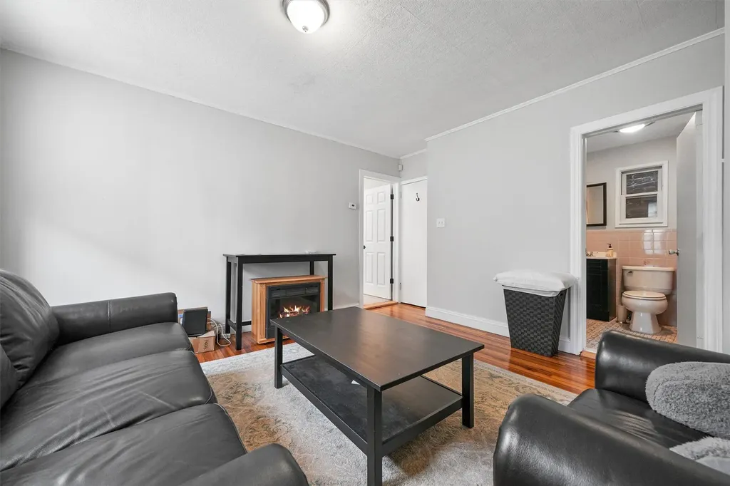 2039 Colonial Avenue Bronx NY 10461