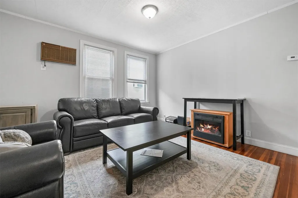 2039 Colonial Avenue Bronx NY 10461