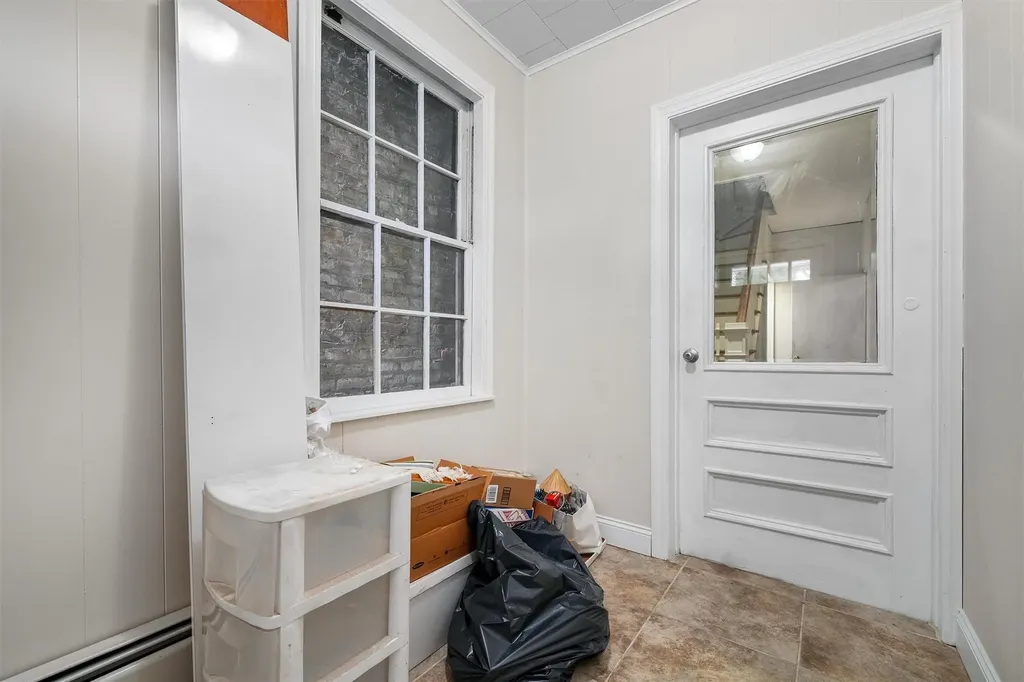 2039 Colonial Avenue Bronx NY 10461