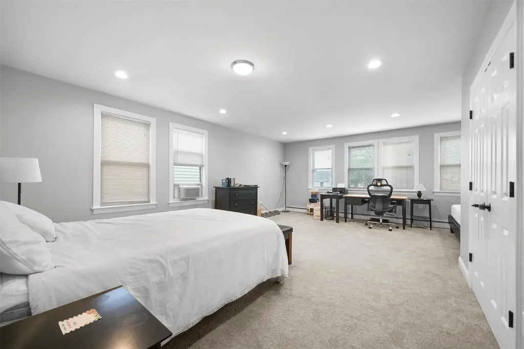 2039 Colonial Avenue Bronx NY 10461