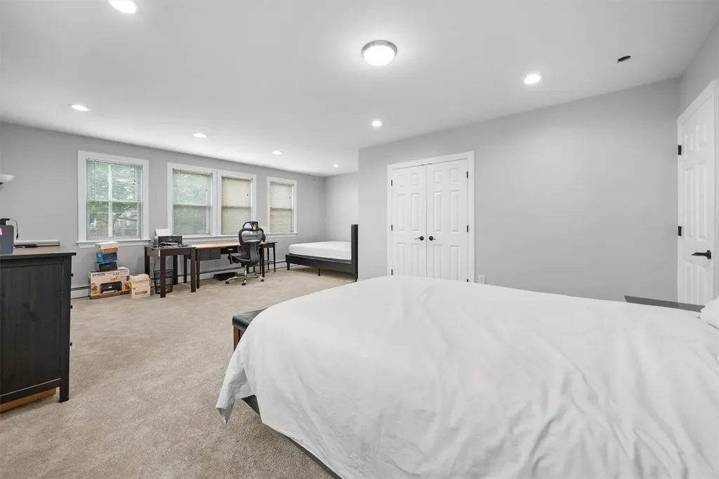 2039 Colonial Avenue Bronx NY 10461