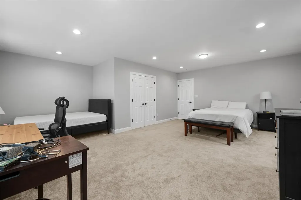 2039 Colonial Avenue Bronx NY 10461