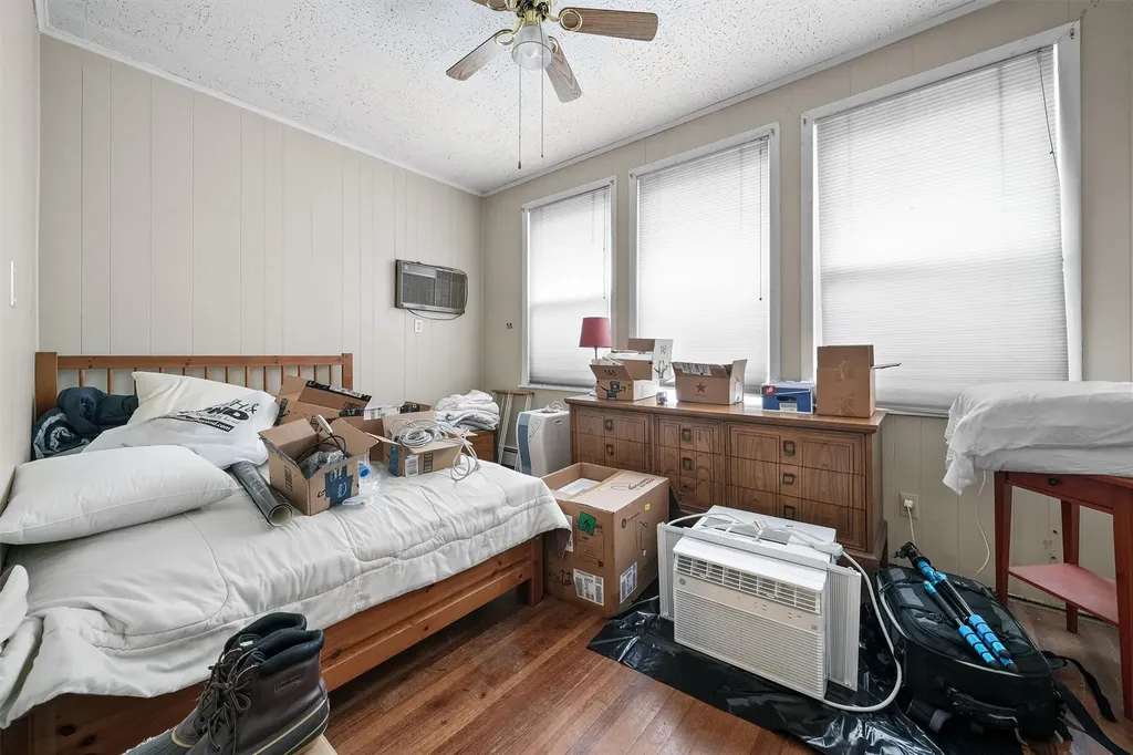 2039 Colonial Avenue Bronx NY 10461