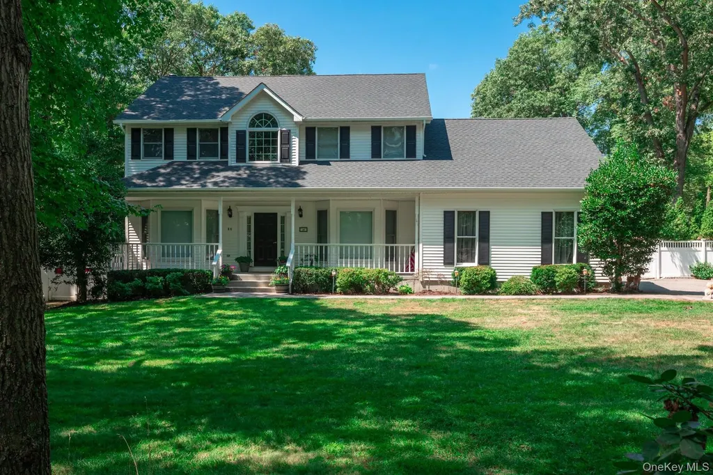 44 Croft Lane Smithtown NY 11787