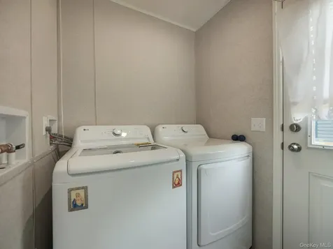 13 Windward Way Stony Point NY 10980