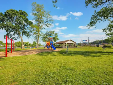 13 Windward Way Stony Point NY 10980