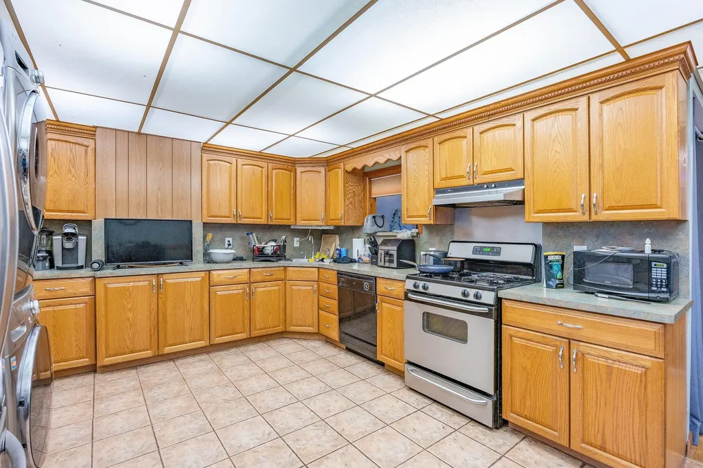 5801 59th Street Maspeth NY 11378