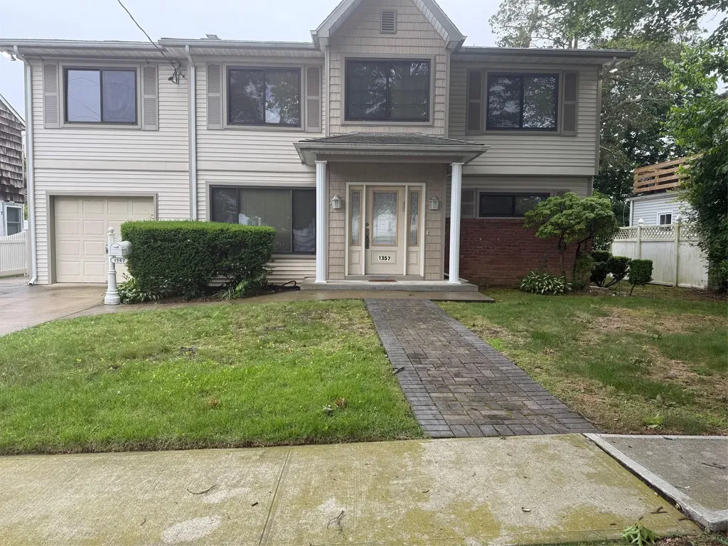 1357 Kew Avenue Hewlett NY 11557