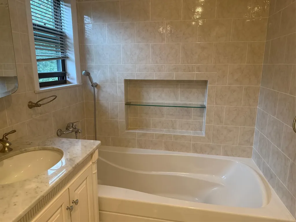 1357 Kew Avenue Hewlett NY 11557