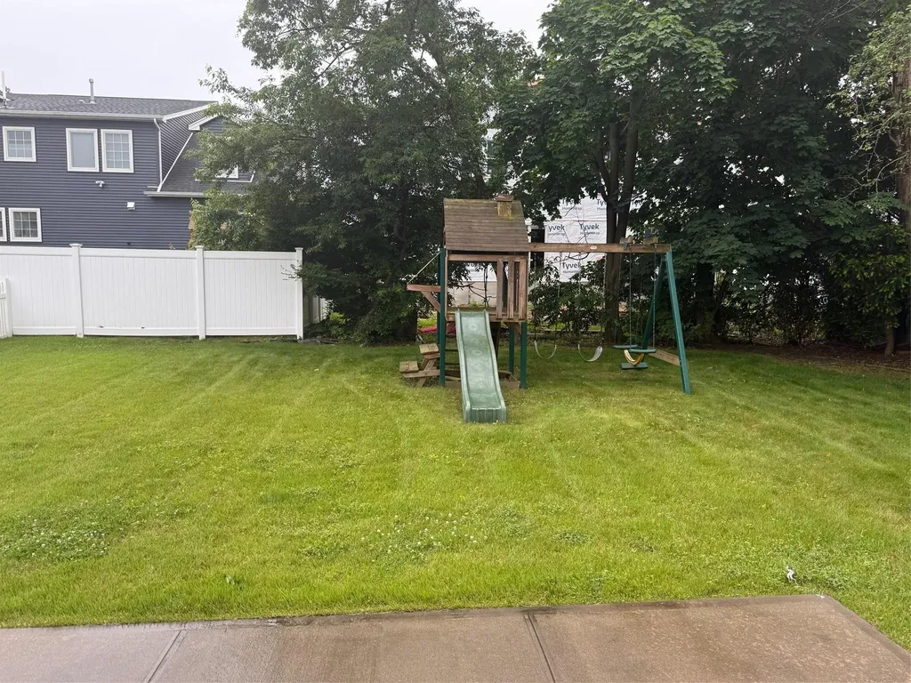 1357 Kew Avenue Hewlett NY 11557