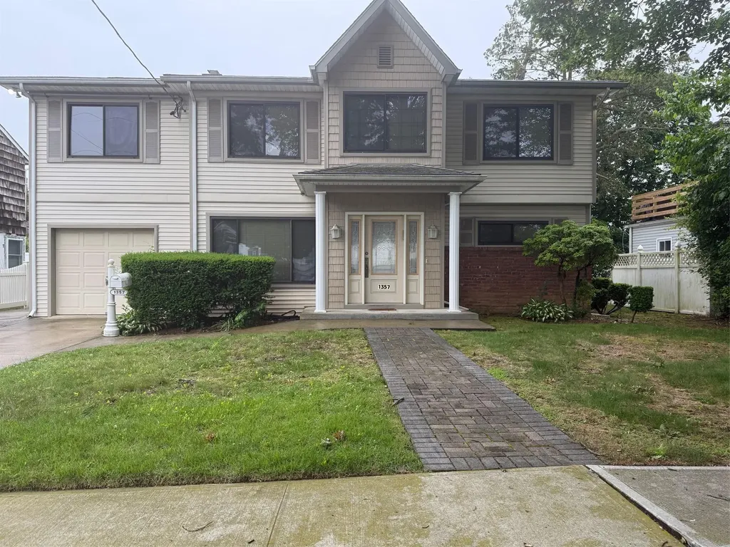 1357 Kew Avenue Hewlett NY 11557