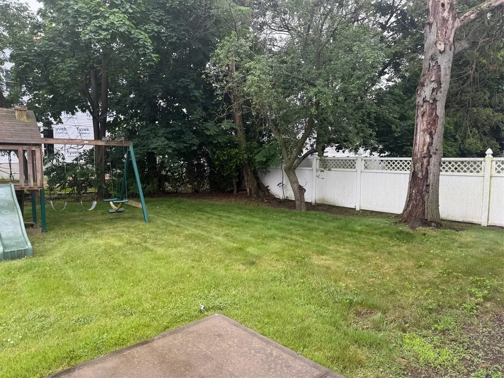 1357 Kew Avenue Hewlett NY 11557