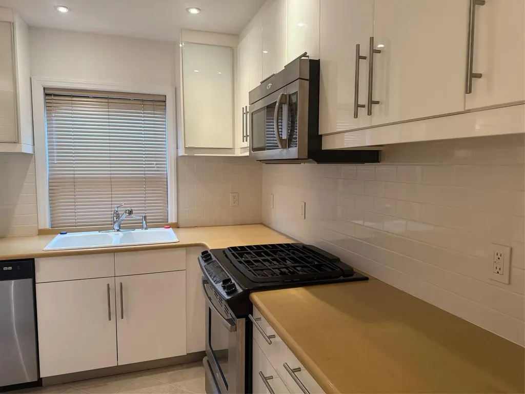 1357 Kew Avenue Hewlett NY 11557