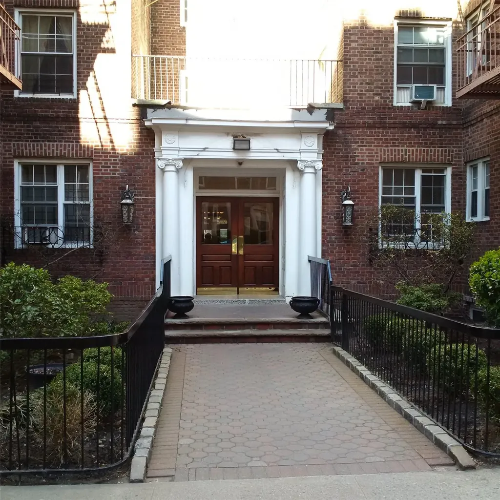 11007 73rd Road Forest Hills NY 11375