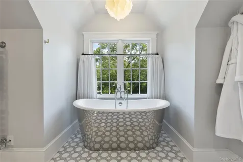 4 Commodore Avenue Rye NY 10580