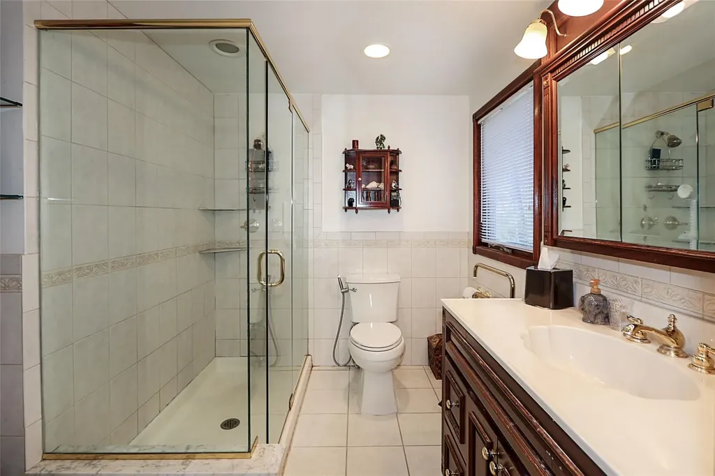 12 Rustic Gate Lane Dix Hills NY 11746