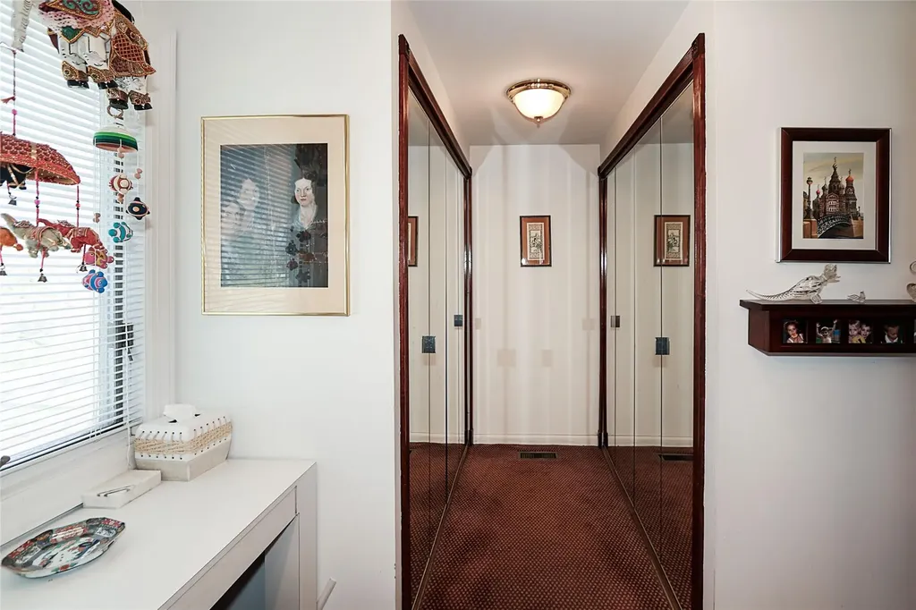 12 Rustic Gate Lane Dix Hills NY 11746