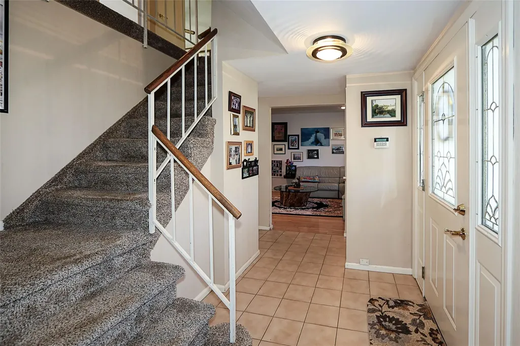 12 Rustic Gate Lane Dix Hills NY 11746