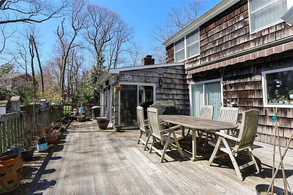 12 Rustic Gate Lane Dix Hills NY 11746