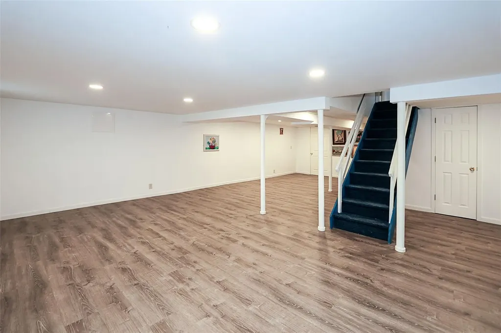 12 Rustic Gate Lane Dix Hills NY 11746