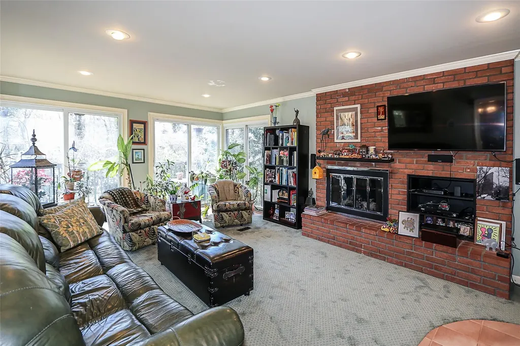 12 Rustic Gate Lane Dix Hills NY 11746