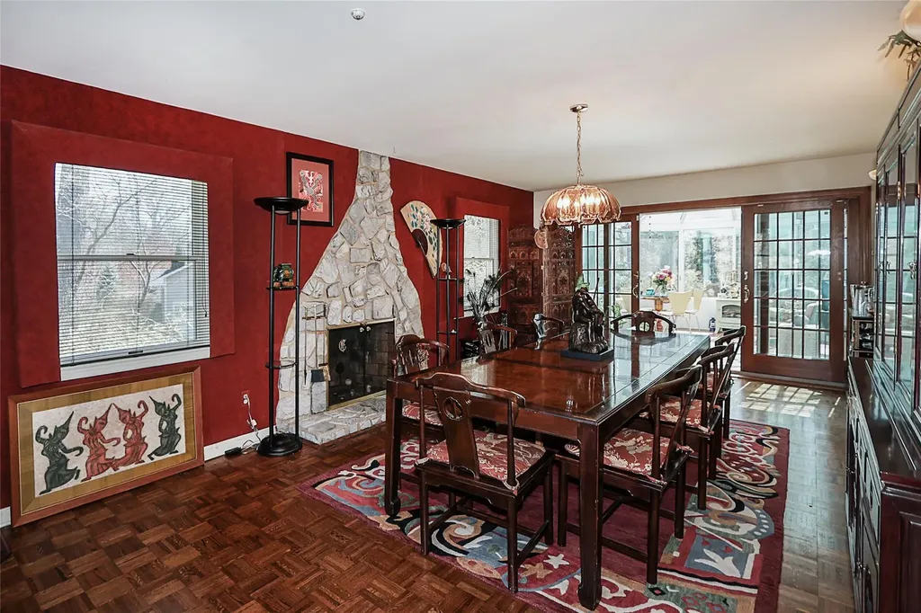 12 Rustic Gate Lane Dix Hills NY 11746
