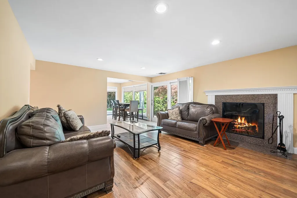 26 Lucille Lane Dix Hills NY 11746
