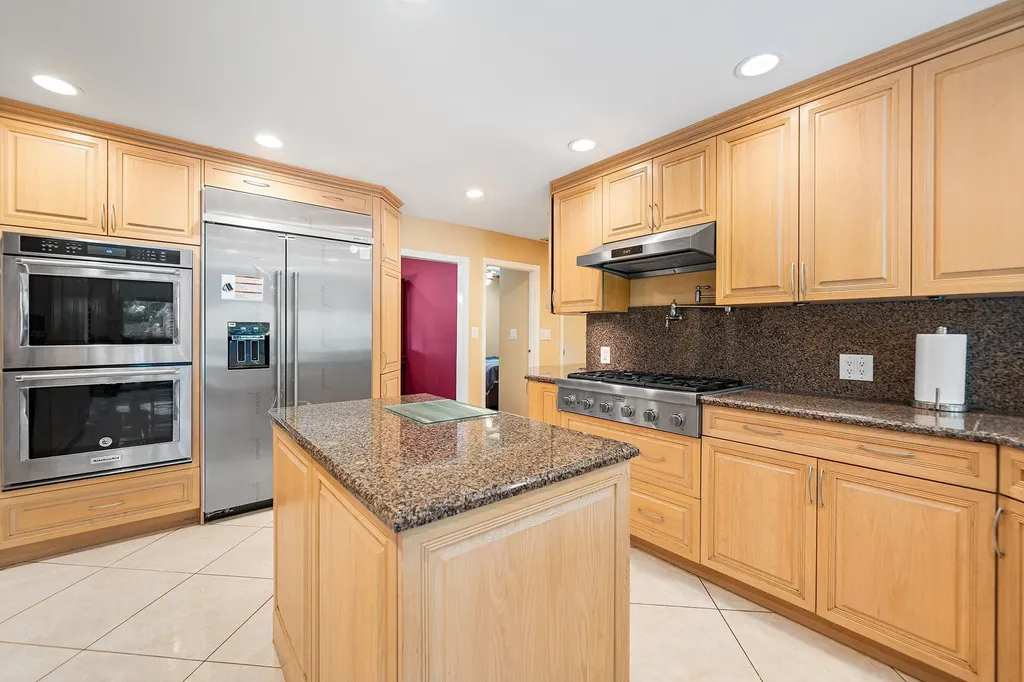 26 Lucille Lane Dix Hills NY 11746