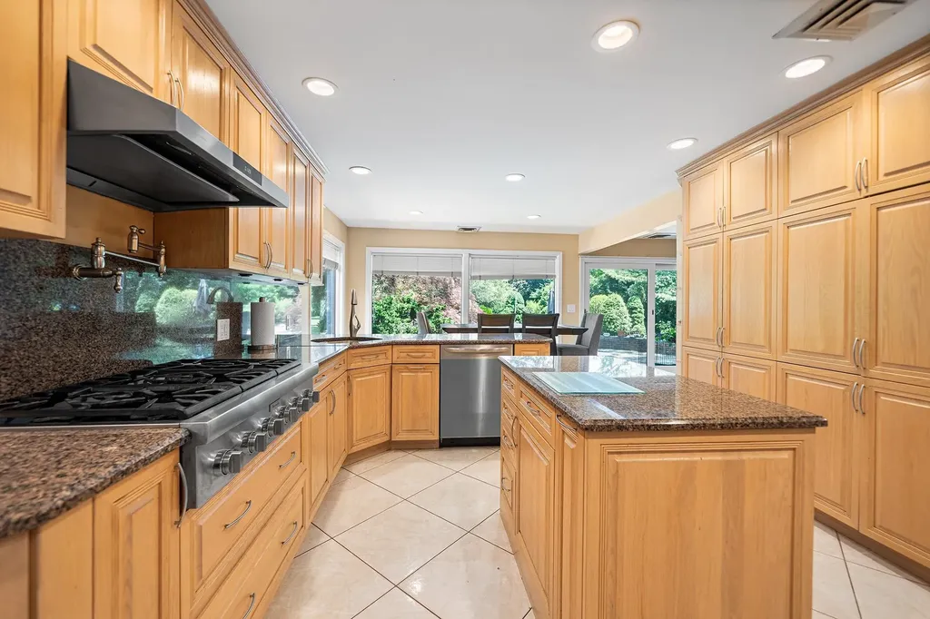 26 Lucille Lane Dix Hills NY 11746