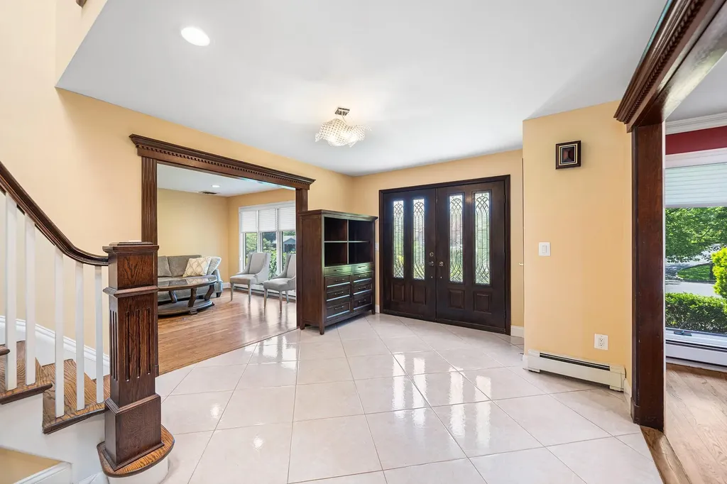 26 Lucille Lane Dix Hills NY 11746