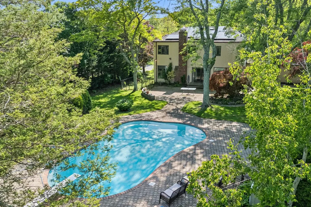 26 Lucille Lane Dix Hills NY 11746