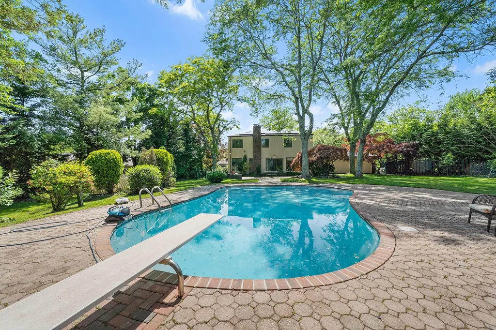 26 Lucille Lane Dix Hills NY 11746