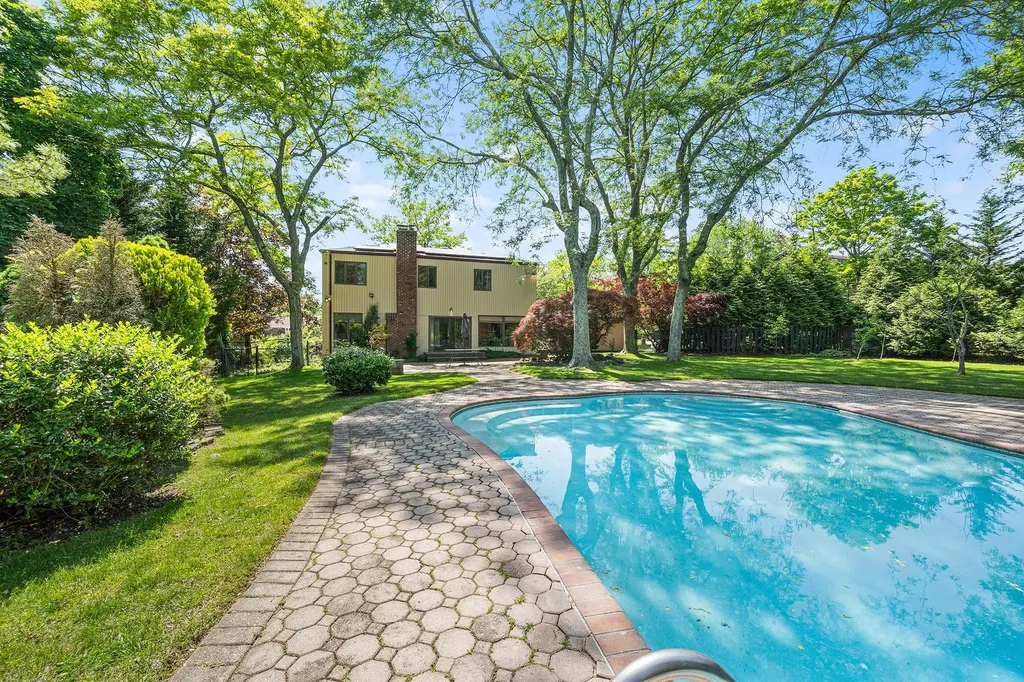 26 Lucille Lane Dix Hills NY 11746