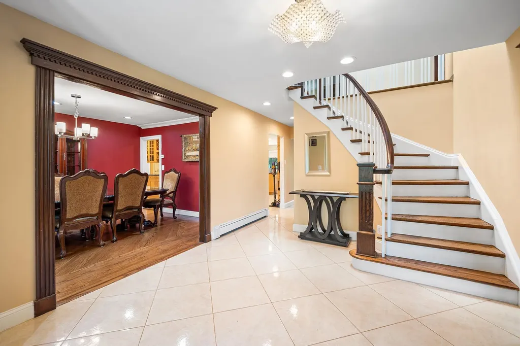 26 Lucille Lane Dix Hills NY 11746
