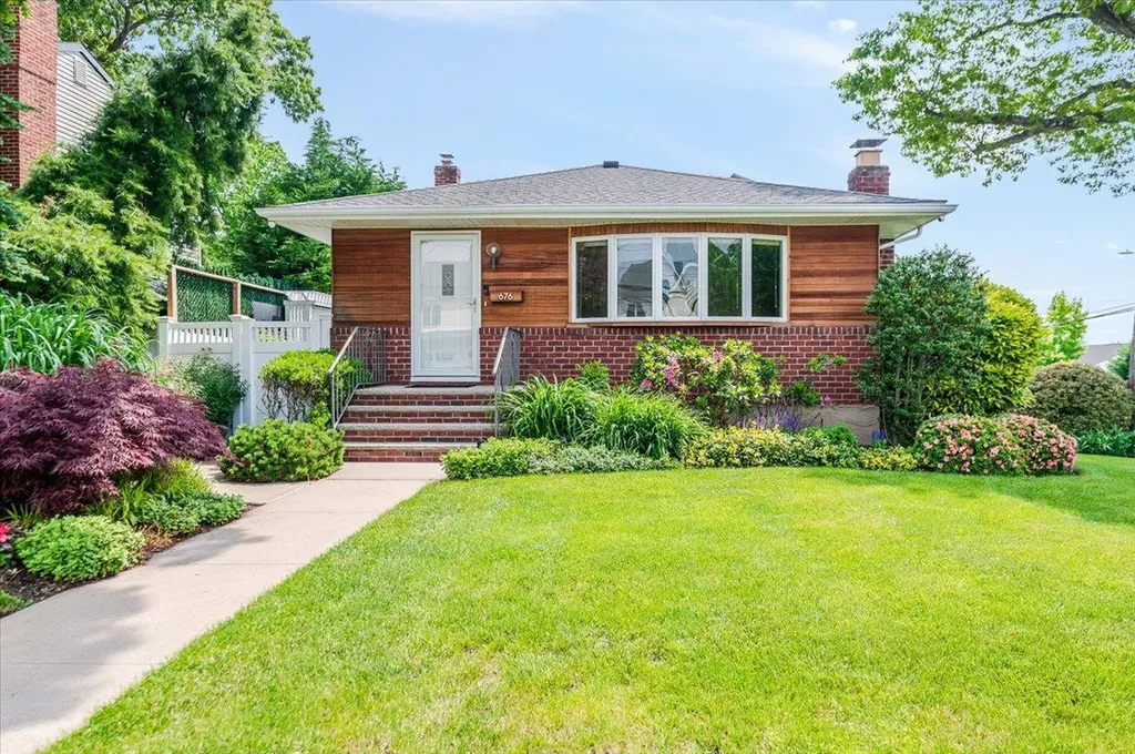 676 Central Avenue Massapequa NY 11758