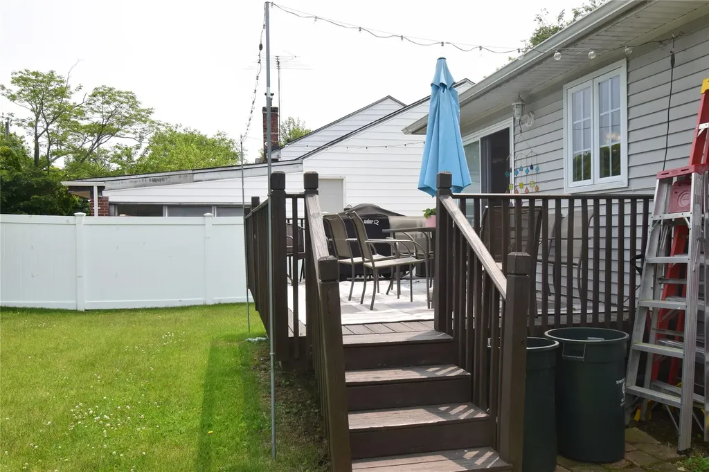 3715 Regent Lane Wantagh NY 11793